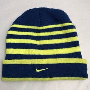 Nike dark blue and neon yellow unisex knit beanie hat 8-20